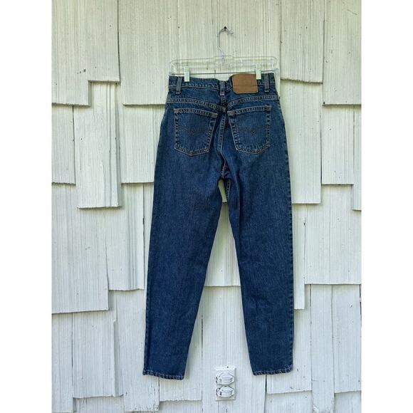 Vintage Levi's 852 Tapered Leg Mom Jeans 9 - Picture 6 of 9